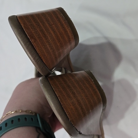 Brighton Lilian Womens Size 10 Wedge Sandals Silver Taupe Mesh - Picture 3 of 7